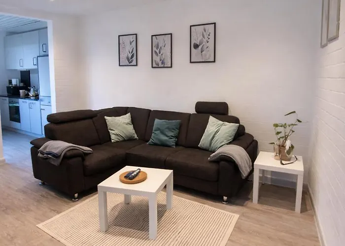 Charmante In Dorflage * Ebersdorf (Saale-Orla-Kreis)